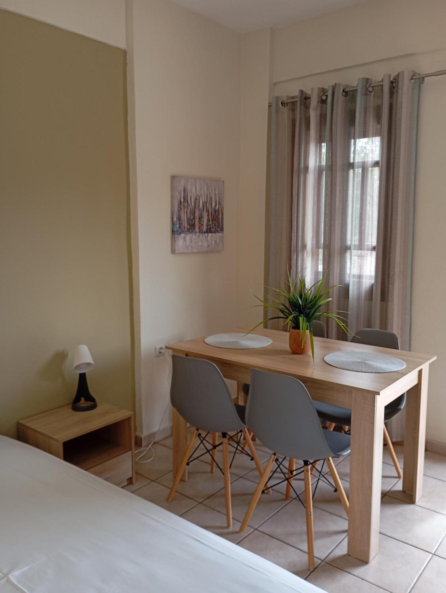 Miranda Studios Paliouri Buitenkant foto
